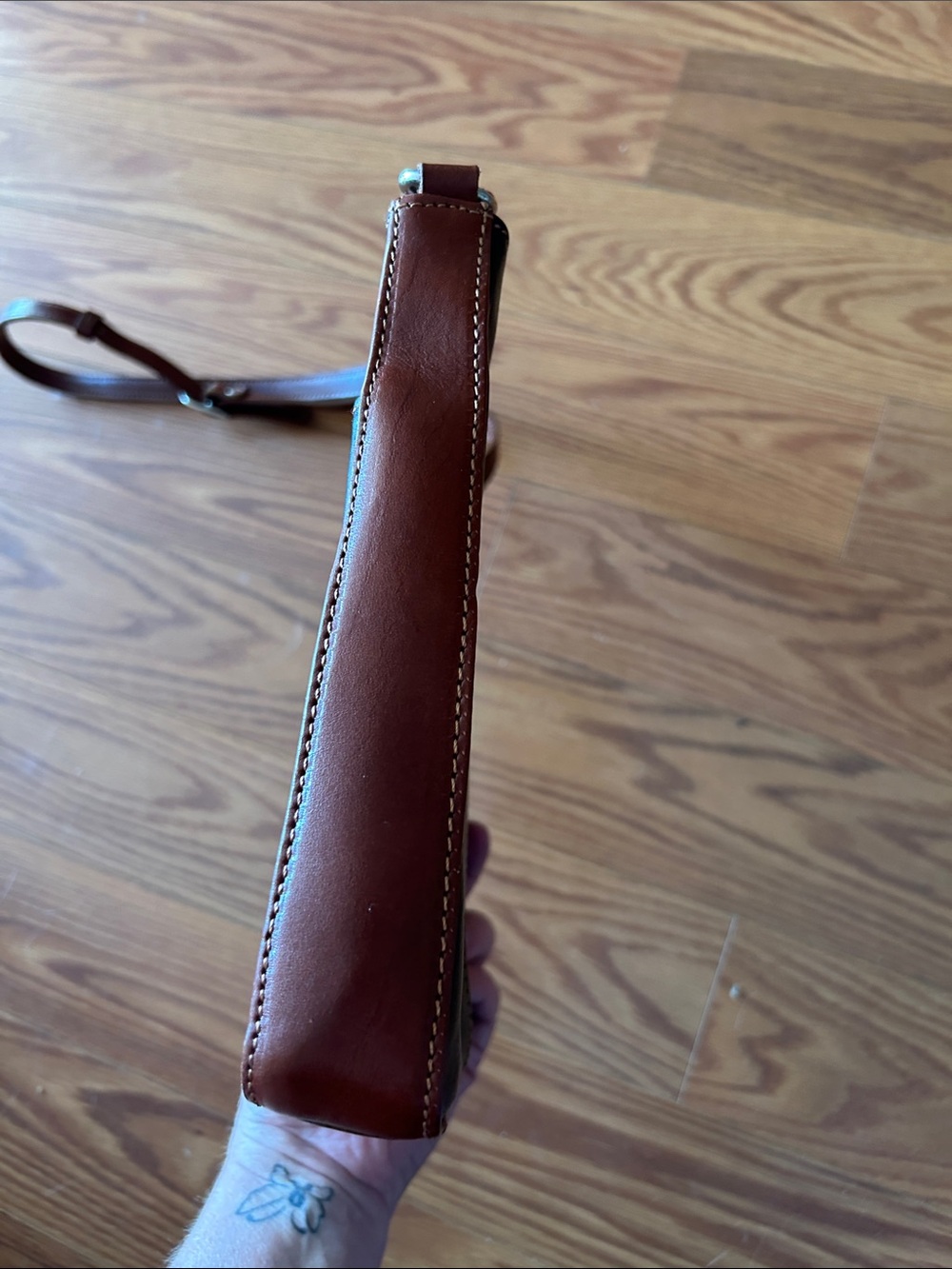 Two-Tone Black and Brown Leather Crossbody Bag - Picture 3 of 6